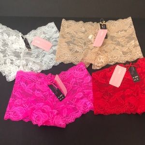 NEW ‼️Panties Set of 4‼️ with tags